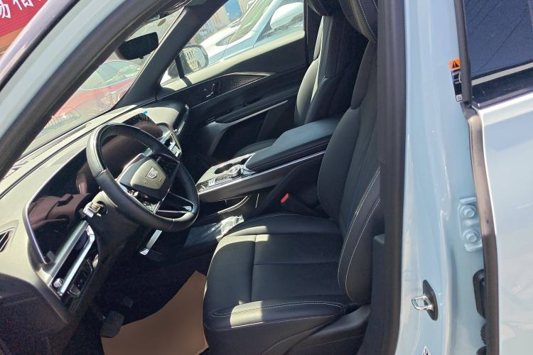 Used Cadillac LYRIQ 2022 Rear-Drive Long-Range Luxury Edition Left Front Seat