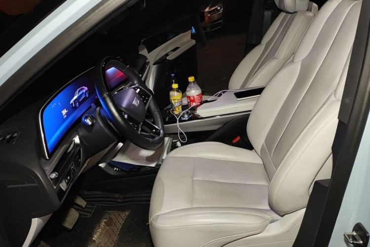Used Cadillac LYRIQ 2022 Rear-Drive Long-Range Luxury Edition Left Front Seat