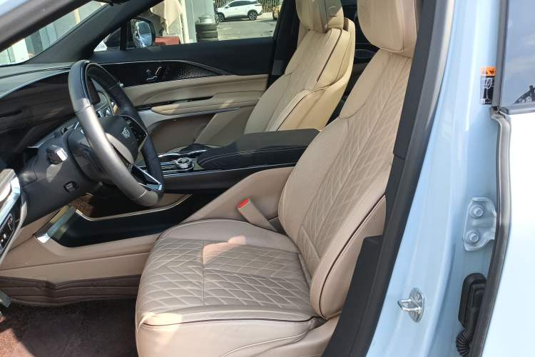 Used Cadillac LYRIQ 2022 Rear-Drive Long-Range Prestige Edition Left Front Seat