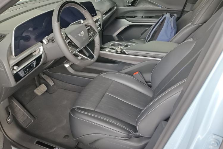 Used Cadillac LYRIQ 2022 Rear-Drive Long-Range Luxury Edition Left Front Seat