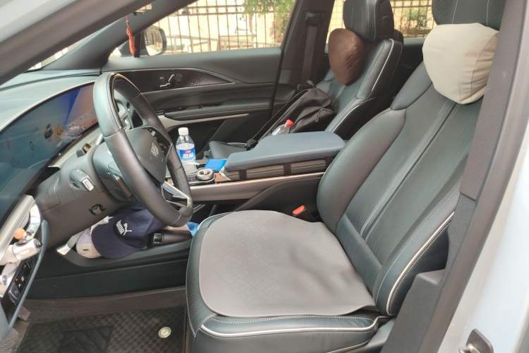 Used Cadillac LYRIQ 2022 Rear-Drive Long-Range Prestige Edition Left Front Seat