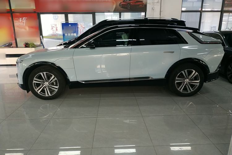Used Cadillac LYRIQ 2022 Rear-Drive Long-Range Luxury Edition Left Side