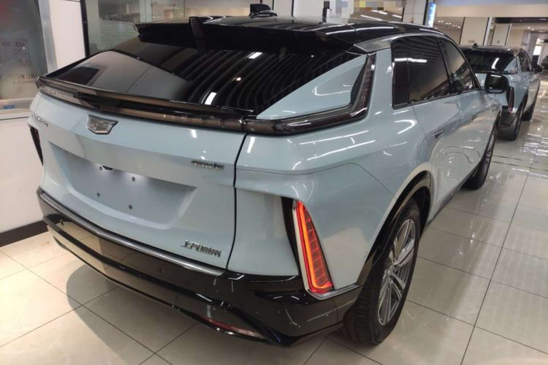 Used Cadillac LYRIQ 2022 Rear-Drive Long-Range Luxury Edition Rear Right 45 Deg
