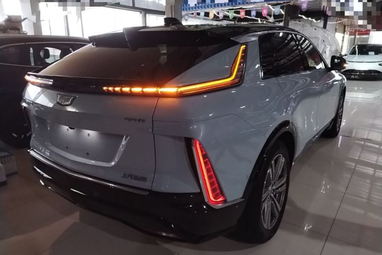 Used Cadillac LYRIQ 2022 Rear-Drive Long-Range Luxury Edition Rear Right 45 Deg