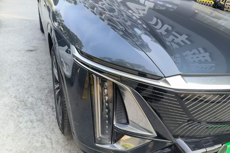 Used Cadillac LYRIQ 2022 Rear-Drive Long-Range Prestige Edition Right Front Headlight
