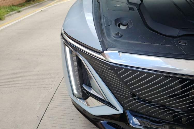 Used Cadillac LYRIQ 2022 Rear-Drive Long-Range Prestige Edition Right Front Headlight