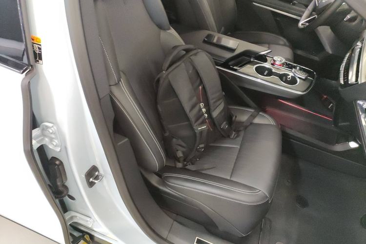 Used Cadillac LYRIQ 2022 Rear-Drive Long-Range Luxury Edition Right Front Seat