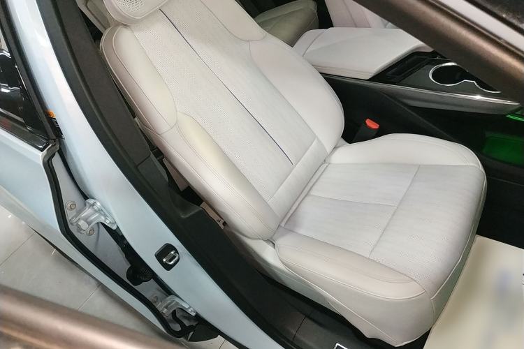 Used Cadillac LYRIQ 2022 Rear-Drive Long-Range Luxury Edition Right Front Seat