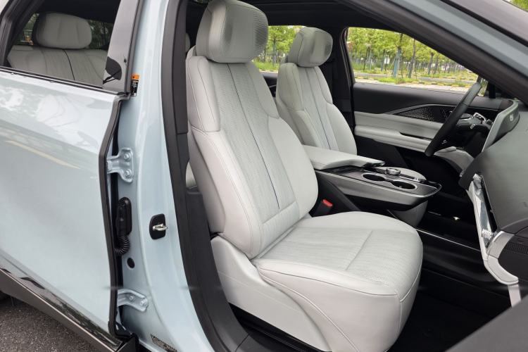 Used Cadillac LYRIQ 2022 Rear-Drive Long-Range Luxury Edition Right Front Seat