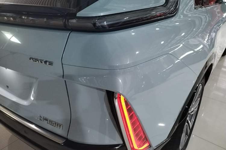 Used Cadillac LYRIQ 2022 Rear-Drive Long-Range Luxury Edition Right Rear Taillight