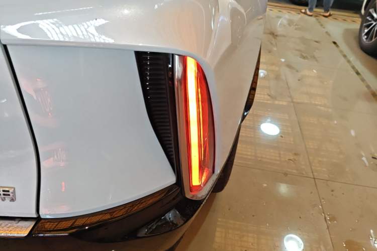 Used Cadillac LYRIQ 2022 Rear-Drive Long-Range Prestige Edition Right Rear Taillight