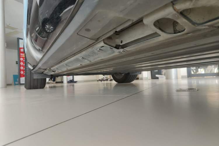 Used Cadillac LYRIQ 2022 Rear-Drive Long-Range Luxury Edition Right Side Sill