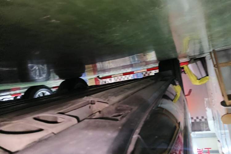 Used Cadillac LYRIQ 2022 Rear-Drive Long-Range Luxury Edition Right Side Sill
