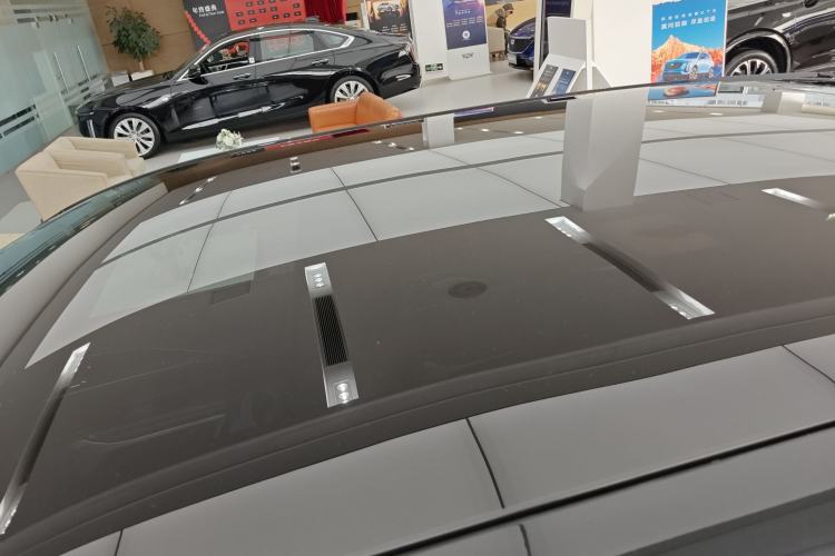 Used Cadillac LYRIQ 2022 Rear-Drive Long-Range Luxury Edition Roof