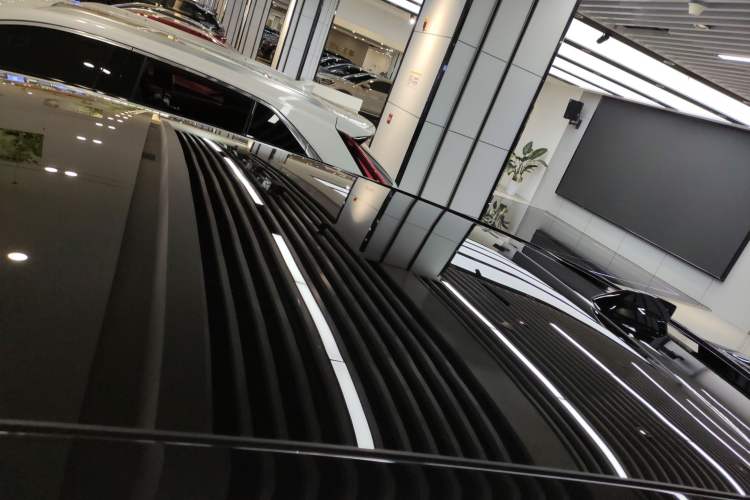 Used Cadillac LYRIQ 2022 Rear-Drive Long-Range Luxury Edition Roof