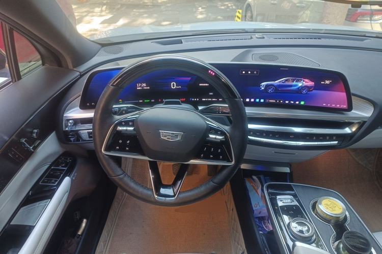 Used Cadillac LYRIQ 2022 Rear-Drive Long-Range Luxury Edition Steering Wheel
