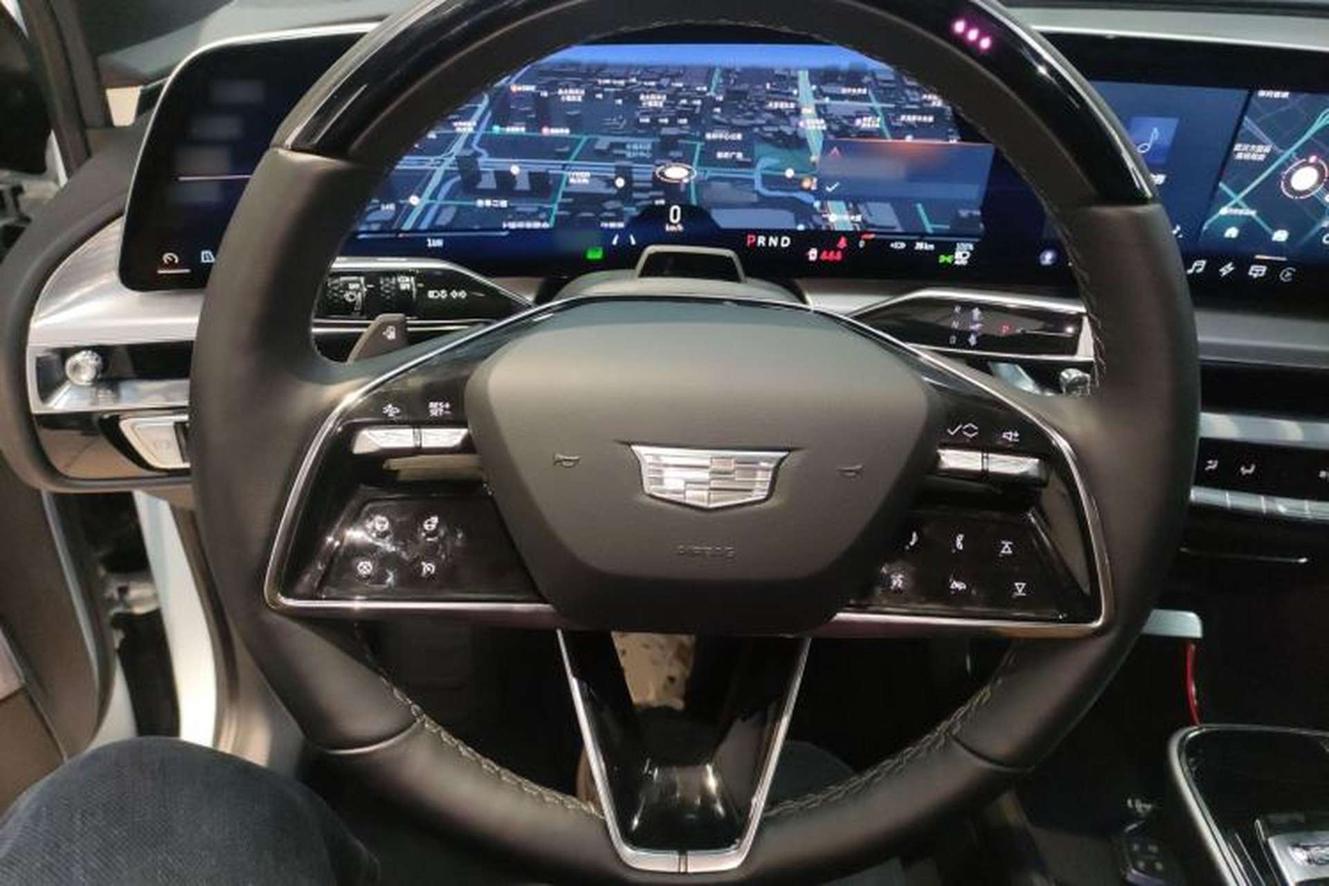 Used Cadillac LYRIQ 2022 Rear-Drive Long-Range Luxury Edition Steering Wheel