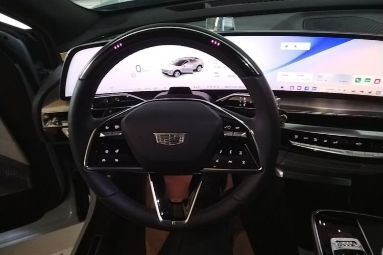 Used Cadillac LYRIQ 2022 Rear-Drive Long-Range Luxury Edition Steering Wheel