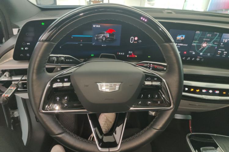 Used Cadillac LYRIQ 2022 Rear-Drive Long-Range Luxury Edition Steering Wheel