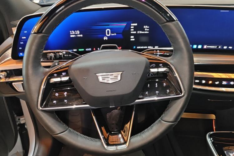 Used Cadillac LYRIQ 2022 Rear-Drive Long-Range Prestige Edition Steering Wheel
