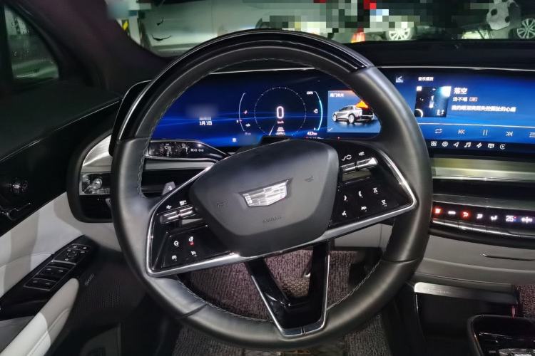 Used Cadillac LYRIQ 2022 Rear-Drive Long-Range Luxury Edition Steering Wheel
