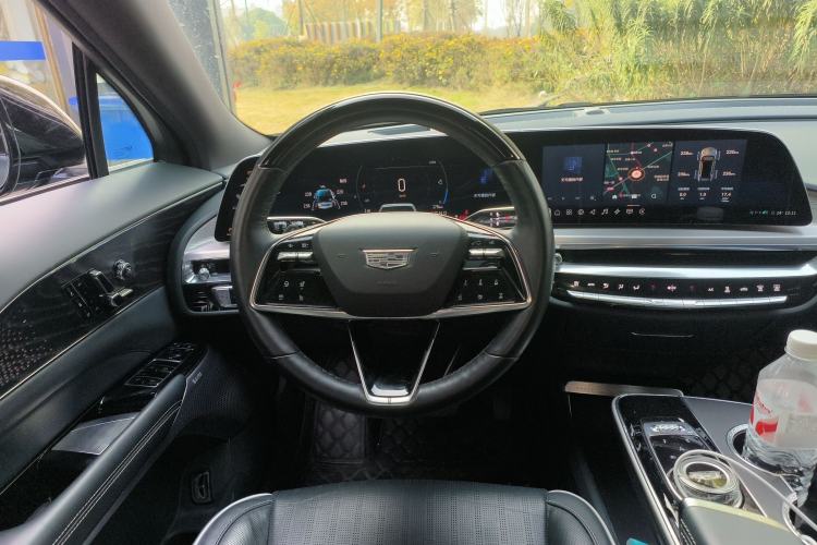 Used Cadillac LYRIQ 2022 Rear-Drive Long-Range Prestige Edition Steering Wheel