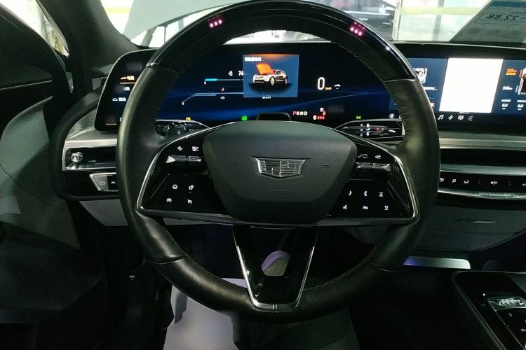 Used Cadillac LYRIQ 2022 Rear-Drive Long-Range Luxury Edition Steering Wheel
