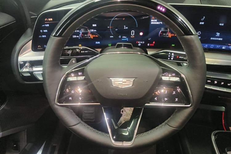 Used Cadillac LYRIQ 2022 Rear-Drive Long-Range Luxury Edition Steering Wheel