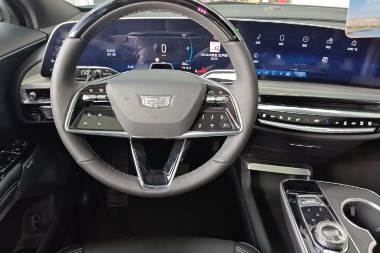 Used Cadillac LYRIQ 2022 Rear-Drive Long-Range Luxury Edition Steering Wheel