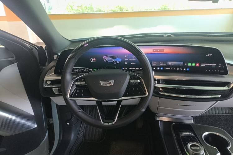 Used Cadillac LYRIQ 2022 Rear-Drive Long-Range Luxury Edition Steering Wheel