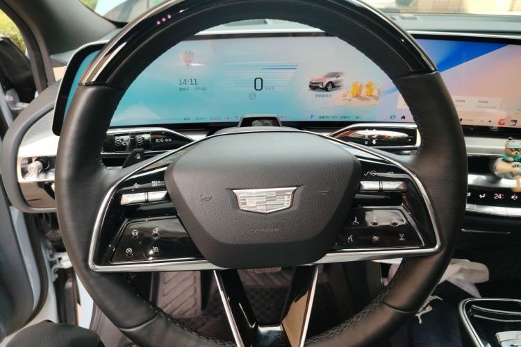 Used Cadillac LYRIQ 2022 Rear-Drive Long-Range Prestige Edition Steering Wheel