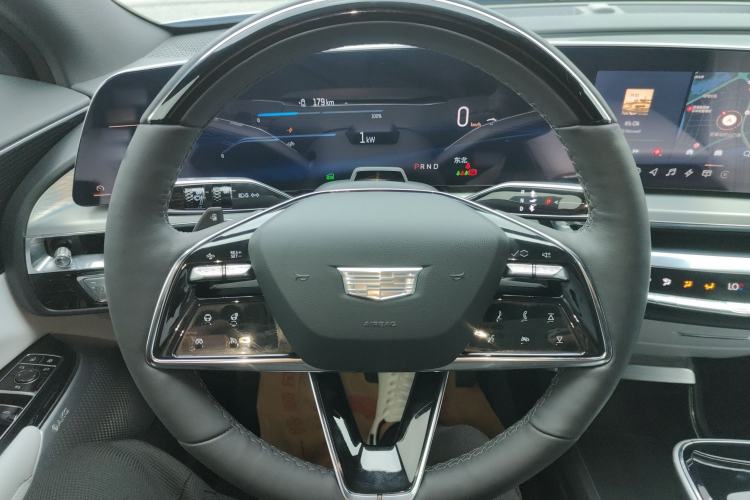 Used Cadillac LYRIQ 2022 Rear-Drive Long-Range Luxury Edition Steering Wheel