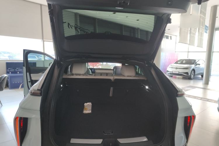 Used Cadillac LYRIQ 2022 Rear-Drive Long-Range Luxury Edition Trunk