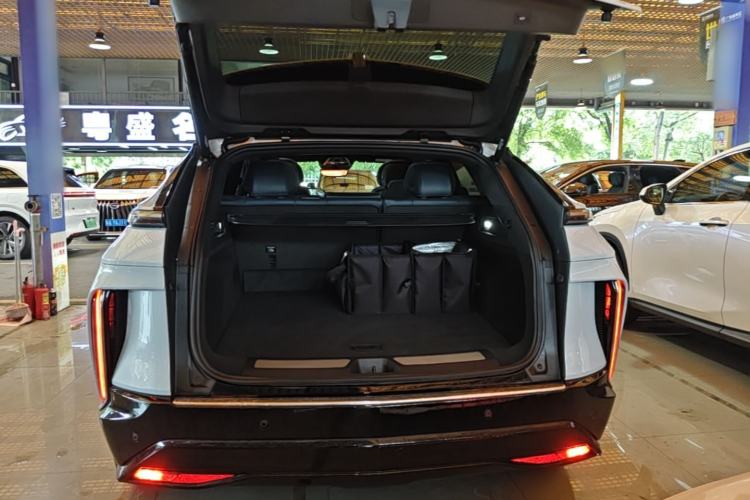 Used Cadillac LYRIQ 2022 Rear-Drive Long-Range Prestige Edition Trunk