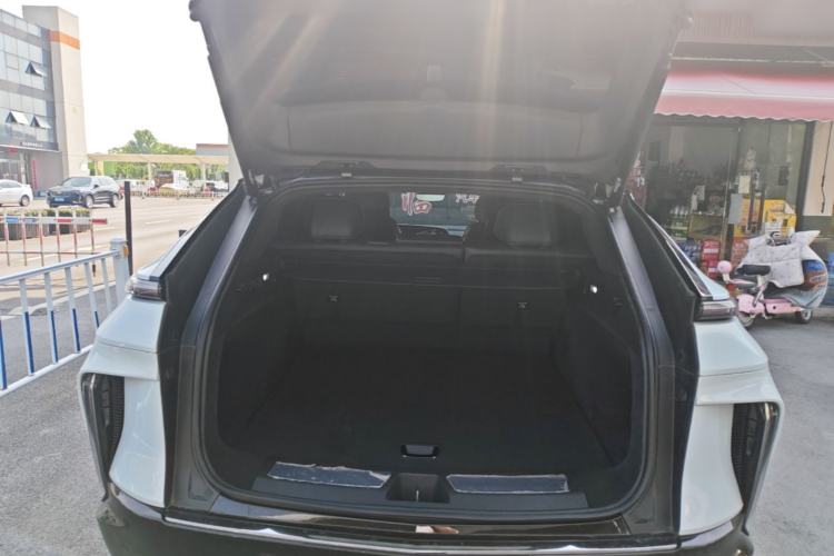 Used Cadillac LYRIQ 2022 Four-Wheel-Drive High-Performance Deluxe Edition Trunk