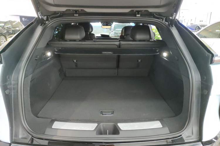 Used Cadillac LYRIQ 2022 Rear-Drive Long-Range Luxury Edition Trunk