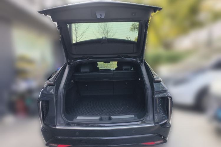 Used Cadillac LYRIQ 2022 Rear-Drive Long-Range Prestige Edition Trunk