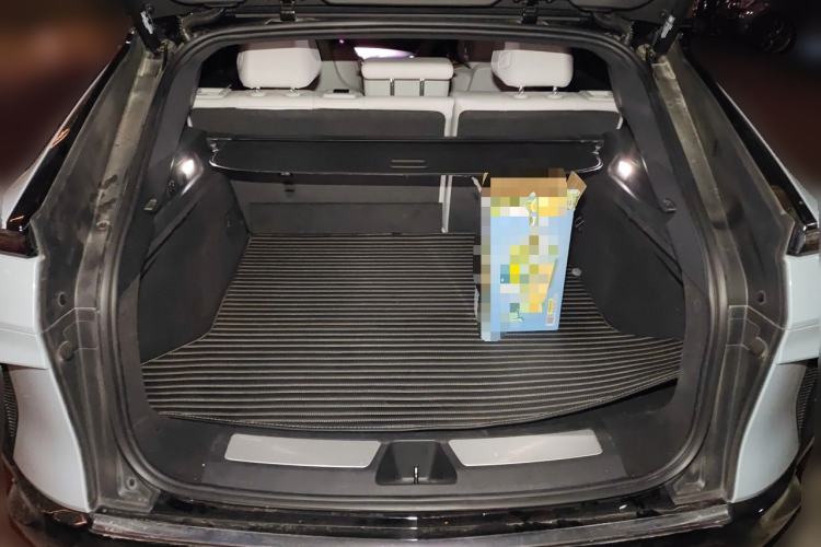 Used Cadillac LYRIQ 2022 Rear-Drive Long-Range Luxury Edition Trunk