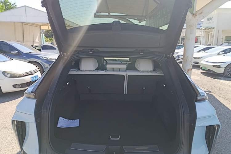 Used Cadillac LYRIQ 2022 Rear-Drive Long-Range Luxury Edition Trunk