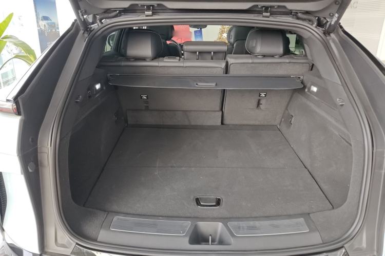 Used Cadillac LYRIQ 2022 Rear-Drive Long-Range Luxury Edition Trunk