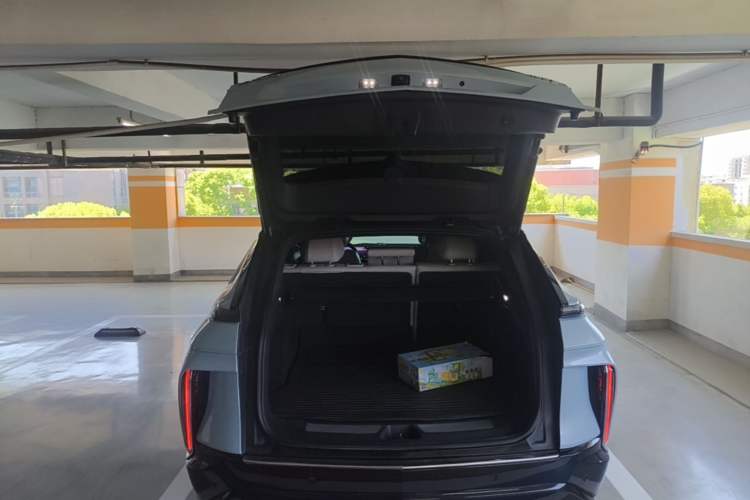 Used Cadillac LYRIQ 2022 Rear-Drive Long-Range Luxury Edition Trunk