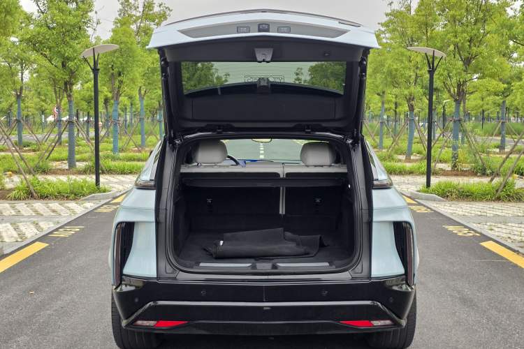 Used Cadillac LYRIQ 2022 Rear-Drive Long-Range Luxury Edition Trunk