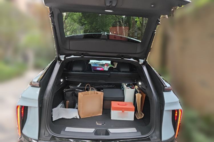 Used Cadillac LYRIQ 2022 Rear-Drive Long-Range Prestige Edition Trunk