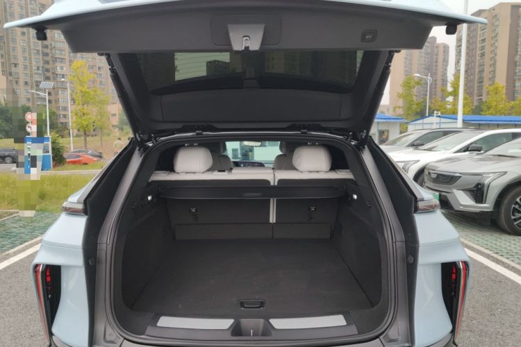 Used Cadillac LYRIQ 2022 Rear-Drive Long-Range Luxury Edition Trunk