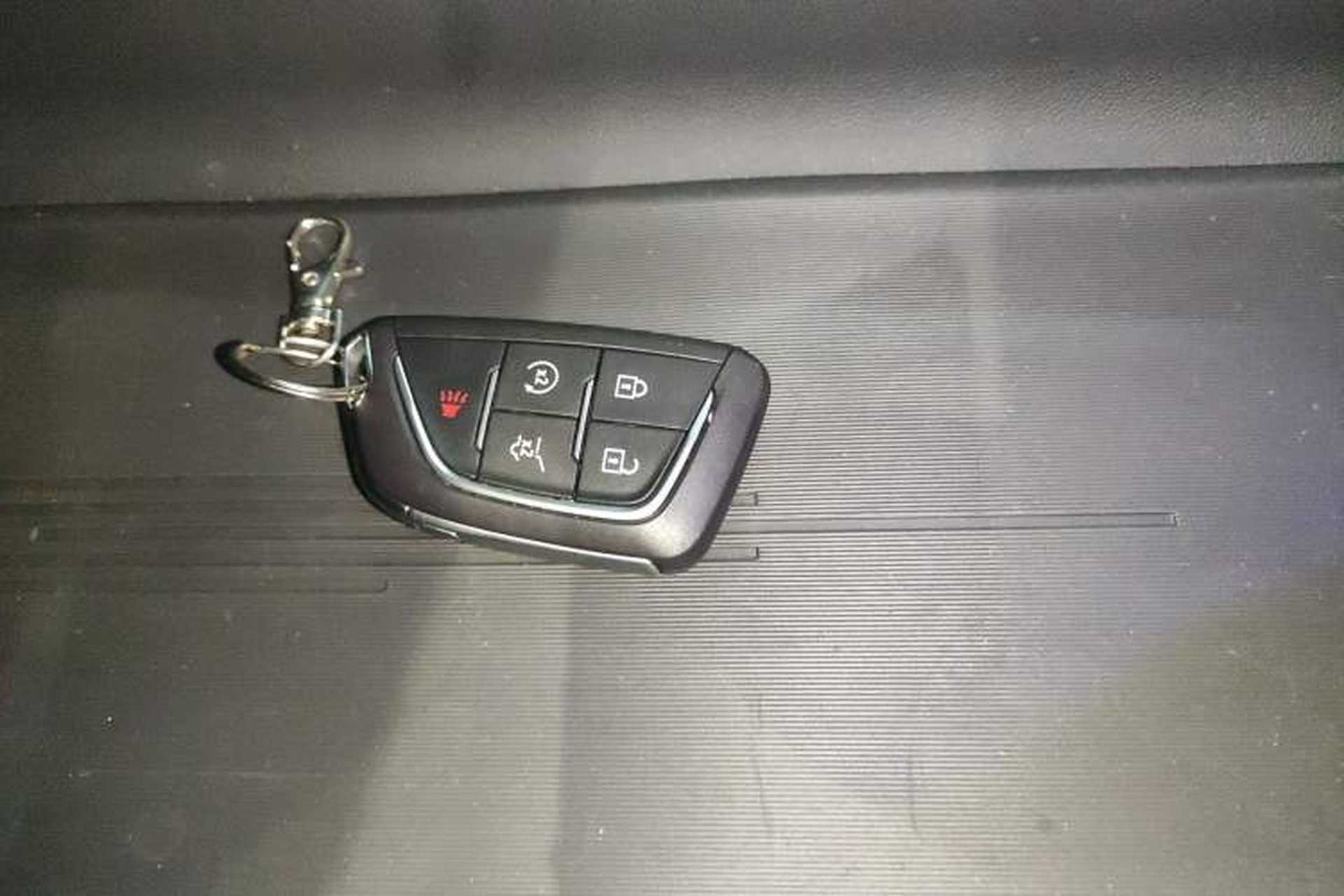 Used Cadillac LYRIQ 2022 Rear-Drive Long-Range Luxury Edition Vehicle Key