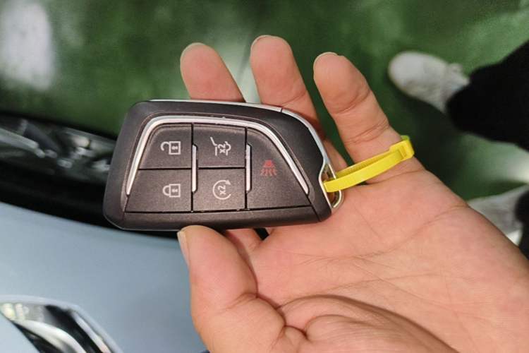 Used Cadillac LYRIQ 2022 Rear-Drive Long-Range Luxury Edition Vehicle Key