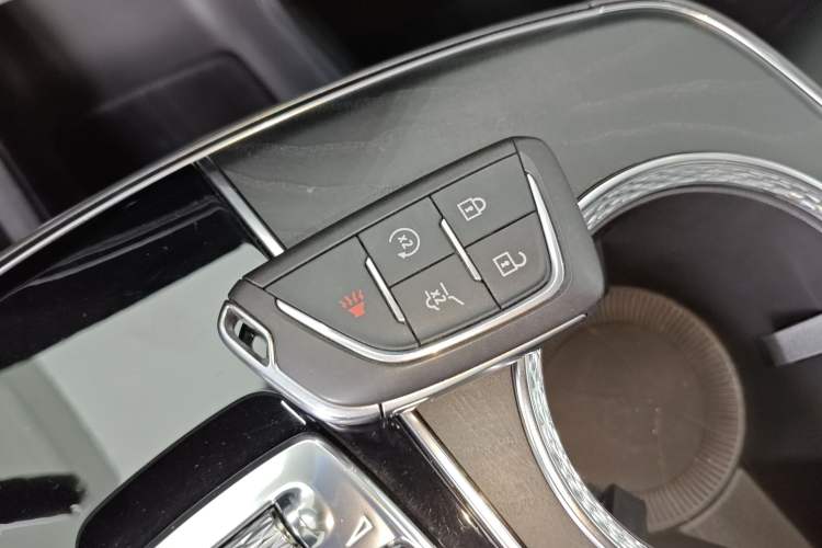 Used Cadillac LYRIQ 2022 Rear-Drive Long-Range Luxury Edition Vehicle Key