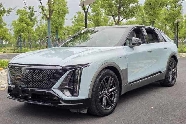 Used Cadillac LYRIQ 2022 Rear-Drive Long-Range Luxury Edition