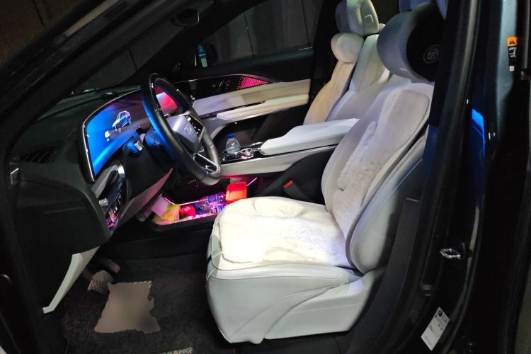 Used Cadillac LYRIQ 2022 Rear-Drive Long-Range Luxury Edition Left Front Seat