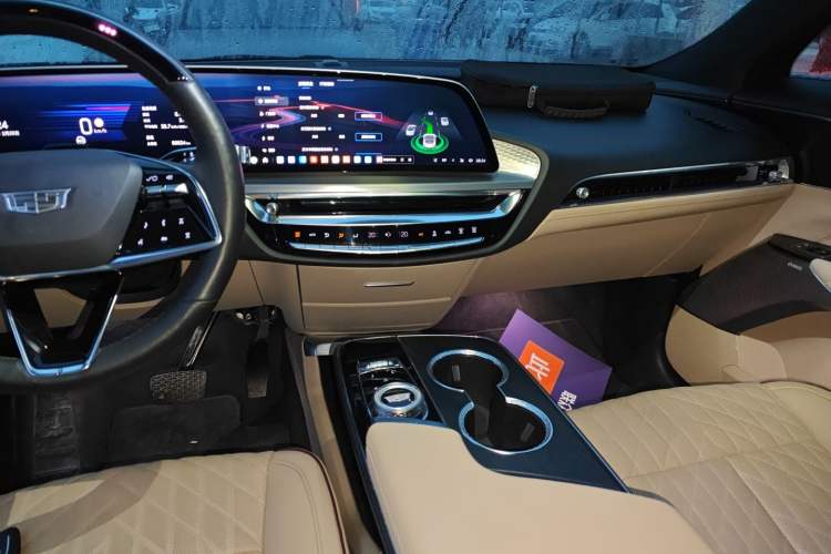 Used Cadillac LYRIQ 2022 Four-Wheel-Drive High-Performance Deluxe Edition Audio And AC Panel